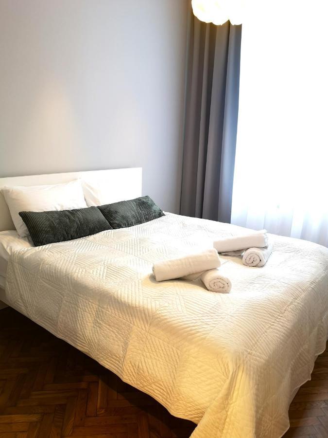 Green Chill Apt Old Town & Wawel Hill By Vistula River - By Homelike 크라쿠프 외부 사진